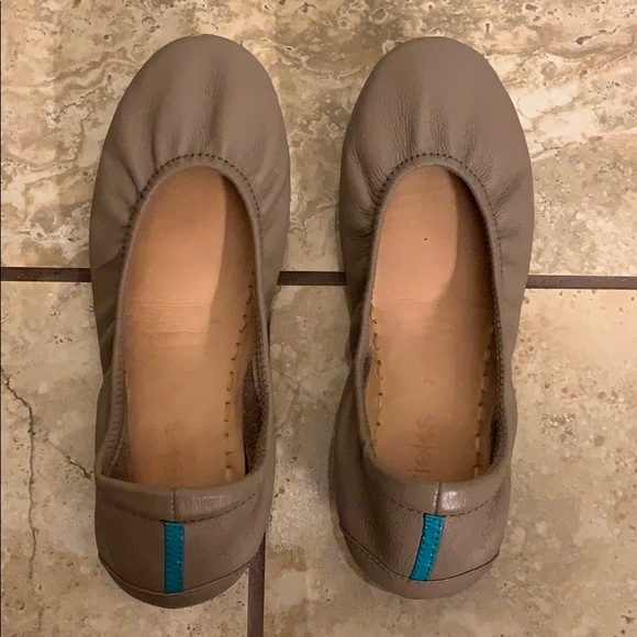 taupe tieks